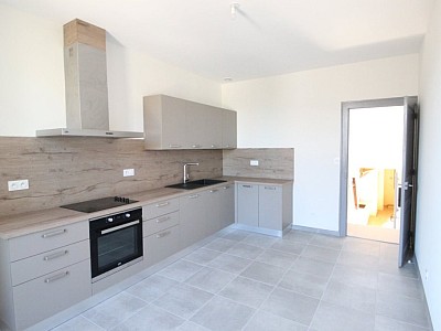 MAISON SUR SOUS SOL A LOUER - LOUHANS - 77 m2 - 710 &euro; charges comprises par mois