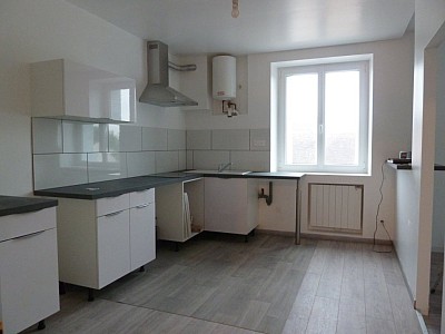 APPARTEMENT T4 A LOUER - CHATENOY LE ROYAL - 88.82 m2 - 675 &euro; charges comprises par mois
