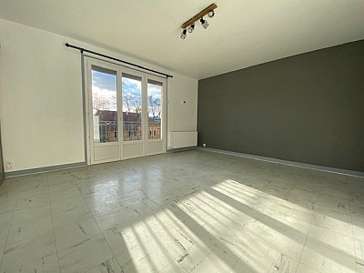 APPARTEMENT T3 A LOUER - PARAY LE MONIAL - 61.9 m2 - 470 &euro; charges comprises par mois