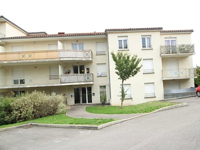 APPARTEMENT T2 A LOUER - LE CREUSOT - 37 m2 - 372 € charges comprises par mois