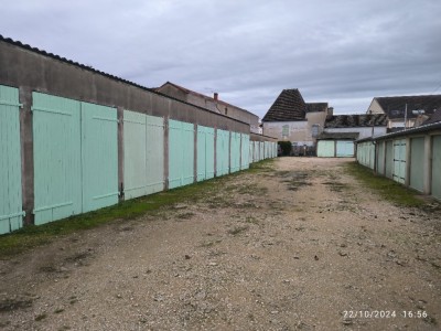 GARAGE A LOUER - CHALON SUR SAONE - 55�&euro; charges comprises par mois