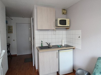 STUDIO A LOUER - PARAY LE MONIAL - 18.39 m2 - 380€ charges comprises par mois