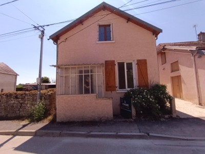 Maison de village avec grande terrasse A VENDRE - TALMAY - 114 m2 - 75000 €