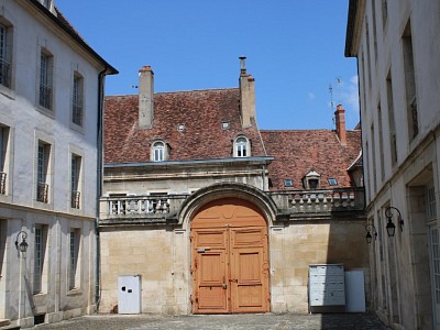 APPARTEMENT T1 A VENDRE - SEMUR EN AUXOIS - 28.64 m2 - 54000 €