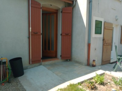 STUDIO A LOUER - PARAY LE MONIAL - 23.42 m2 - 400 € charges comprises par mois