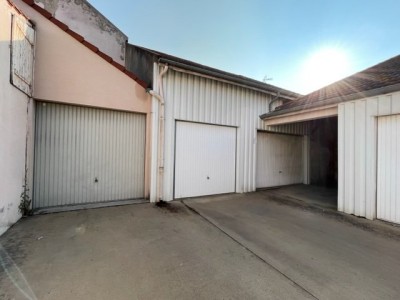garage 6 A LOUER - LE CREUSOT - 50 &euro; charges comprises par mois