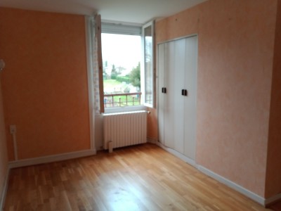 APPARTEMENT T3 A LOUER - PARAY LE MONIAL - 62.02 m2 - 530 € charges comprises par mois