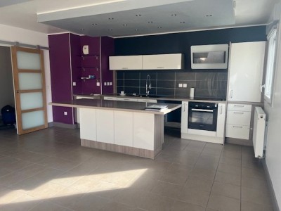 APPARTEMENT T3 A LOUER - CHENOVE - 61.45 m2 - 780 &euro; charges comprises par mois