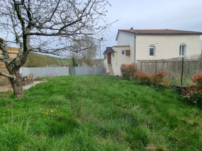 Maison rnove avec jardin A VENDRE - ST GILLES - 143 m2 - 219000 €