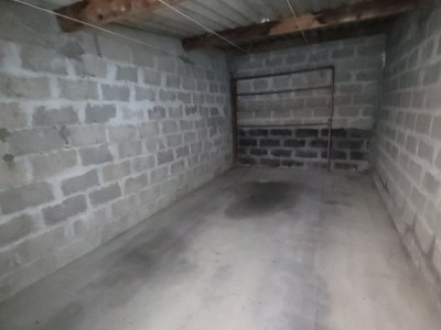 GARAGE A LOUER - CHALON SUR SAONE - 72 &euro; charges comprises par mois