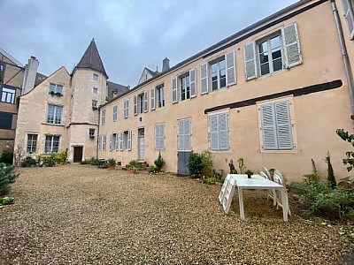 APPARTEMENT T2 A LOUER - BEAUNE - 46.68 m2 - 675 &euro; charges comprises par mois