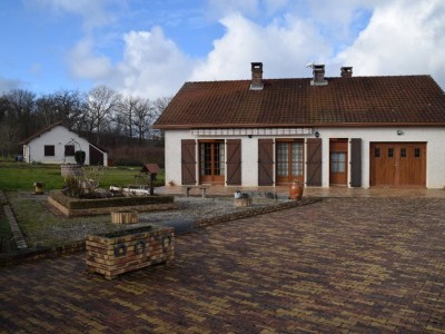 5 mn d Arnay-le-Duc Maison de village rnove - ARNAY LE DUC - 120 m2 - VENDU