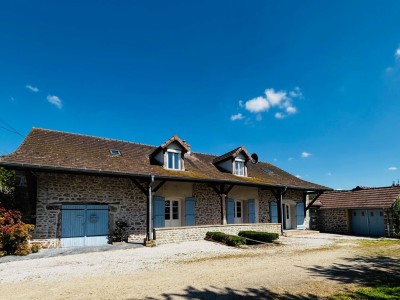 PROPRIETE A VENDRE - MONT ST VINCENT - 260.4 m2 - 348000€