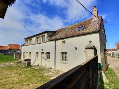 MAISON A VENDRE - ETAIS - 101 m2 - 118000€
