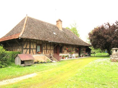 ferme bressane et dpendances A VENDRE - LOUHANS - 89 m2 - 169000€