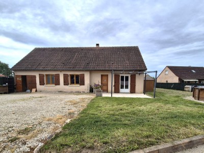 Maison traditionnelle avec tage A VENDRE - RULLY - 146.4 m2 - 219000€