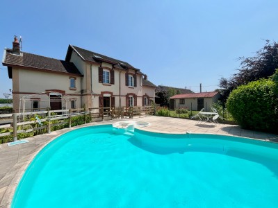 MAISON A VENDRE - MONTCEAU LES MINES - 256 m2 - 254000€