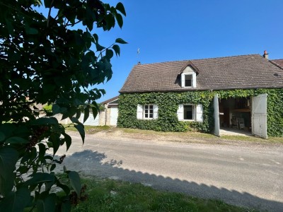 Maison en pierres sur joli terrain A VENDRE - ST CYR - 172 m2 - 330000€