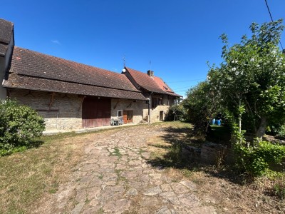 VENTE EN VIAGER maison de village en pierres A VENDRE - NANTON - 107 m2 - 46480€