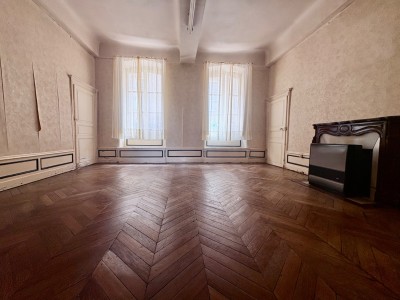 APPARTEMENT T4 A VENDRE - AUTUN - 126 m2 - 54900€