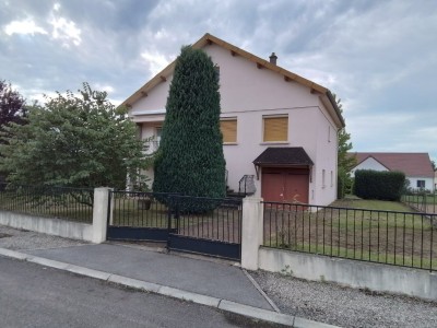 Maison  tage avec terrain, A VENDRE - PIERRE DE BRESSE - 107 m2 - 134000€