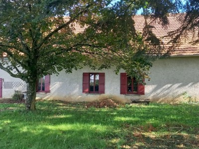 Maison de village A VENDRE - ST PRIX LES ARNAY - 125 m2 - 105 000 €