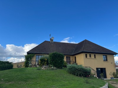 VILLA A VENDRE - FARGES LES CHALON - 289 m2 - 399000€