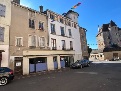 Ensemble immobilier à rénover entièrement A VENDRE - ST GENGOUX LE NATIONAL - 750 m2 - 129 900 €