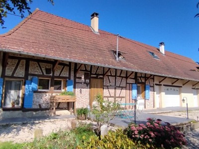 ancienne ferme et dpendances A VENDRE - ST GERMAIN DU BOIS - 145 m2 - 225000€