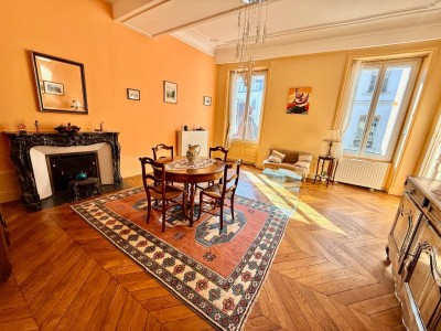 APPARTEMENT T6 A VENDRE - CHALON SUR SAONE Centre Ville - 169.15 m2 - 322000€