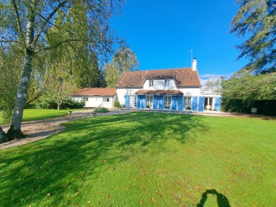 MAISON A VENDRE - ST FORGEOT - 160 m2 - 245000€
