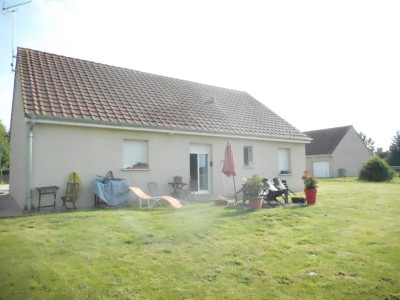 MAISON A LOUER - LOUHANS - 93 m2 - 765 € charges comprises par mois
