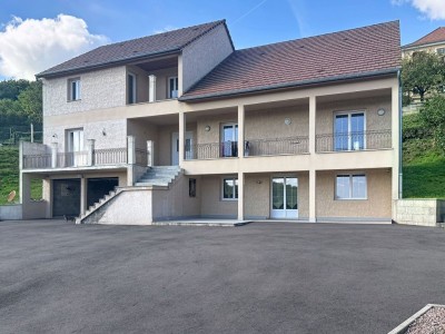 MAISON A VENDRE - MONTCENIS - 318.5 m2 - 290 000 €