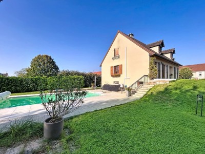 Maison leve sur sous-sol, piscine et terrain A VENDRE - LAIVES - 157 m2 - 400000€