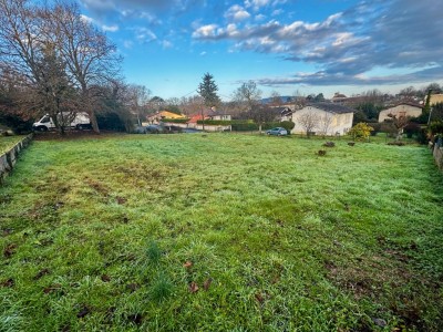 Terrain born� constructible, non viabilis� A VENDRE - TOURNUS - 57�000�&euro;