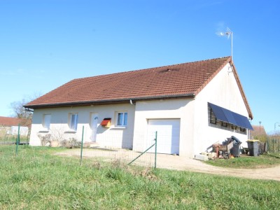 Maison de plain pied avec terrain, A VENDRE - ST MARTIN DU MONT - 92 m2 - 155�000�&euro;