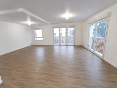 APPARTEMENT T3 A LOUER - CHENOVE - 86.53 m2 - 920 &euro; charges comprises par mois