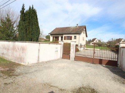 Maison avec terrain, A VENDRE - ST GERMAIN DU PLAIN - 166 m2 - 169�900�&euro;