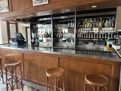 BAR RESTAURANT A VENDRE - ST YAN - 275 m2 - 350 000 &euro; 