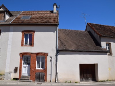 Maison de ville mitoyenne A VENDRE - ARNAY LE DUC - 92 m2 - 95 000 &euro;