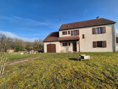 Maison traditionnelle A VENDRE - ST SERNIN DU PLAIN - 148 m2 - 249 000 &euro;
