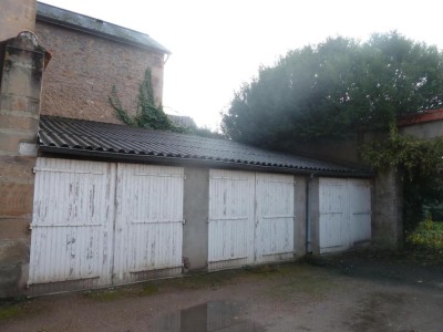 GARAGE A LOUER - AUTUN - 73 &euro; charges comprises par mois