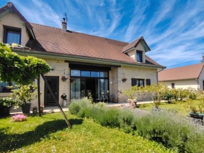MAISON A VENDRE - CHARNAY LES CHALON - 230 m2 - 337 000 &euro;