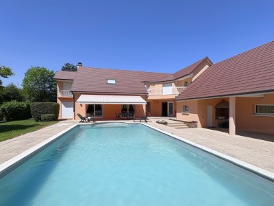 Propriété familiale avec piscine A VENDRE - COUTERNON - 261.6 m2 - 843 000 &euro;