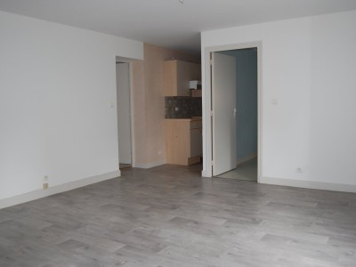 APPARTEMENT T3 A LOUER - SENNECEY LE GRAND - 64.48 m2 - 665 &euro; charges comprises par mois
