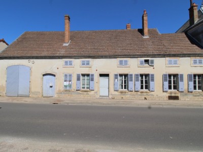 maison 3 chambres, grange, dépendances et terrain A VENDRE - NAVILLY - 119 m2 - 109 000 &euro;