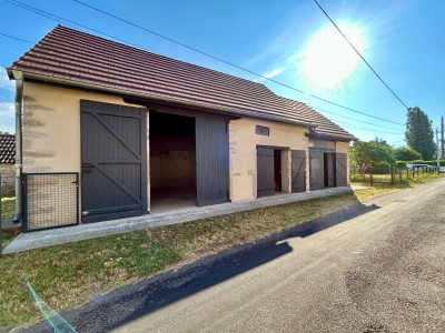 GRANGE AVEC TOITURE ET FAÇADE NEUVES A VENDRE - MARNAY - 65 m2 - 78 000 &euro;