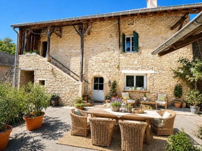 Maison en pierres rénovée et grange attenante A VENDRE - SENNECEY LE GRAND - 155 m2 - 240 000 &euro;
