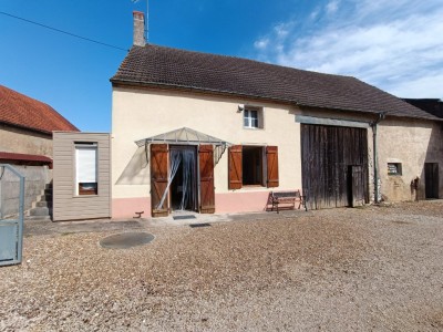 Maison plain pied 2 ch + grange 96m2 et dépendance A VENDRE - LES MAILLYS - 65.2 m2 - 114 000 &euro;