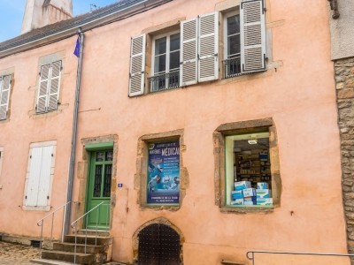 Appartement et local commercial A VENDRE - ARNAY LE DUC - 200 m2 - 139 000 &euro;